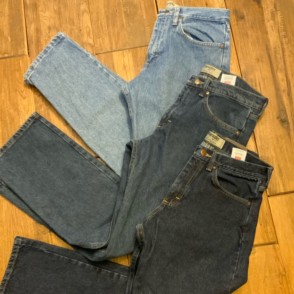 Wrangler Authentic straight leg jeans - set of three. Size 31 x 30
